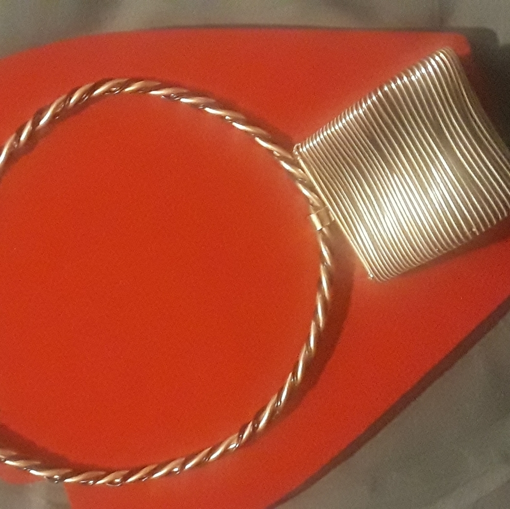 Choker with large charm